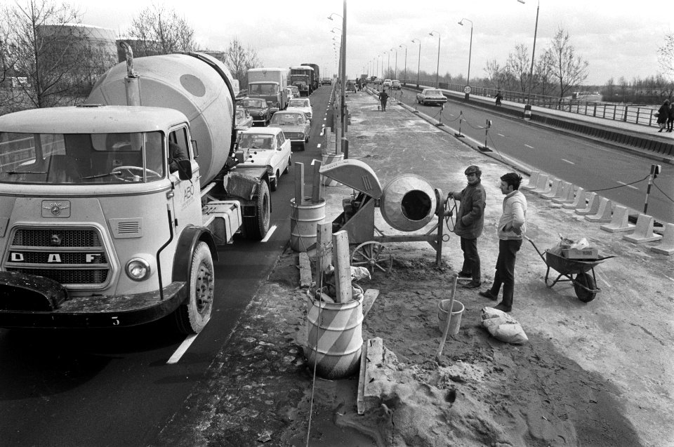 Werkzaamheden aan de Utrechtsebrug te Amsterdam, Bestanddeelnr 922-3030