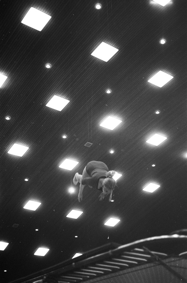 Wereldkampioenschappen trampoline-springen te Amersfoort aktie-opnamen, Bestanddeelnr 921-9040