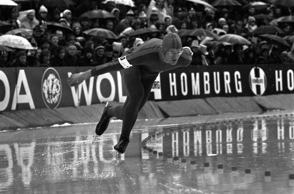 Wereldkampioenschappen schaatsen voor amateurs in Deventer Harm Kuipers in aktie, Bestanddeelnr 926-2299