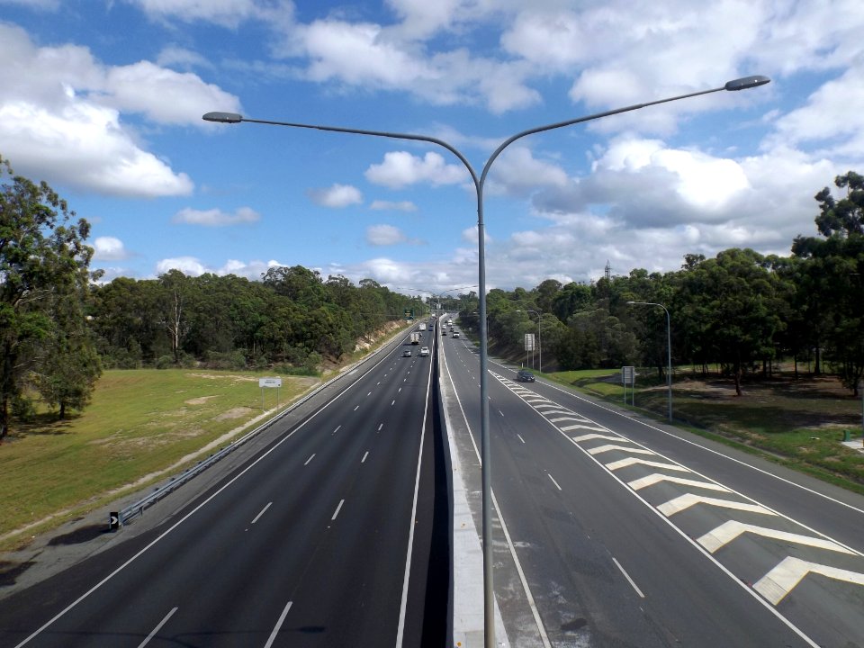 Wembly Road crossing Logan Motorway west