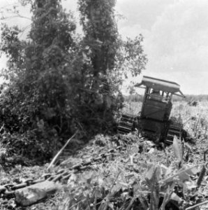 Werktuigen, landbouwmachines, Bestanddeelnr 250-8334