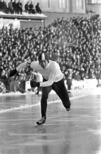 Wereldkampioenschappen schaatsen in Oslo, Tom Gray (USA) in aktie op de 500 mete, Bestanddeelnr 920-0659
