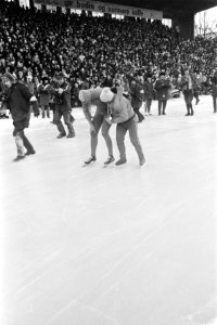 Wereldkampioenschappen Schaatsen te Oslo (Noorwegen). Schenk uitgeput, Bestanddeelnr 923-2915