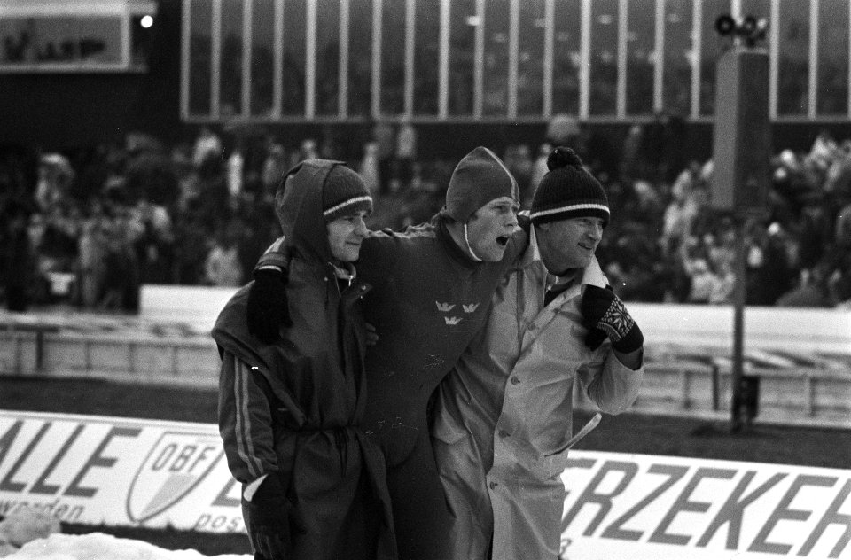 Wereldkampioenschappen schaatsen voor amateurs in Deventer, Claeson wordt na de , Bestanddeelnr 926-2298