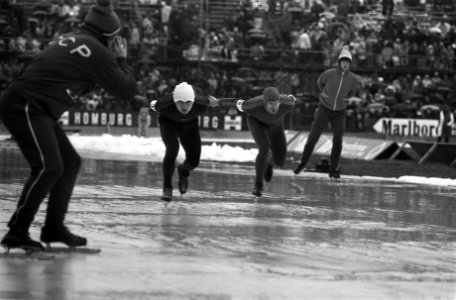 Wereldkampioenschappen schaatsen voor amateurs in Deventer nummer 26A Ivanov (li, Bestanddeelnr 926-2316