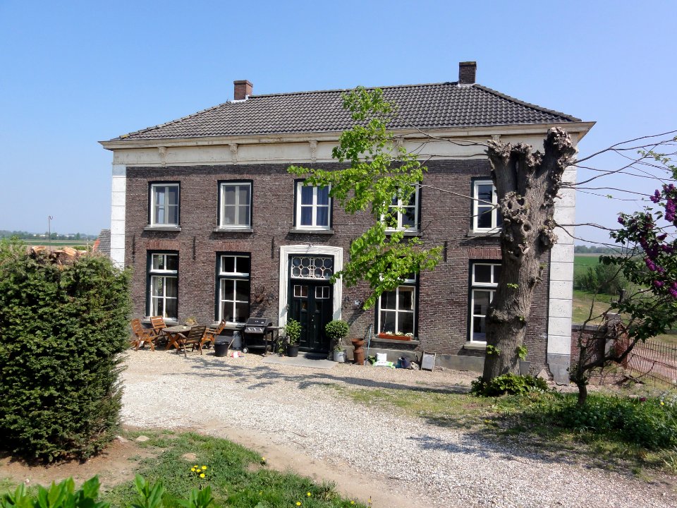 Wely, (Nederbetuwe) Rijksmonument 512155 Valedries Waalbandijk 131 voorgevel