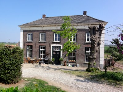 Wely, (Nederbetuwe) Rijksmonument 512155 Valedries Waalbandijk 131 voorgevel
