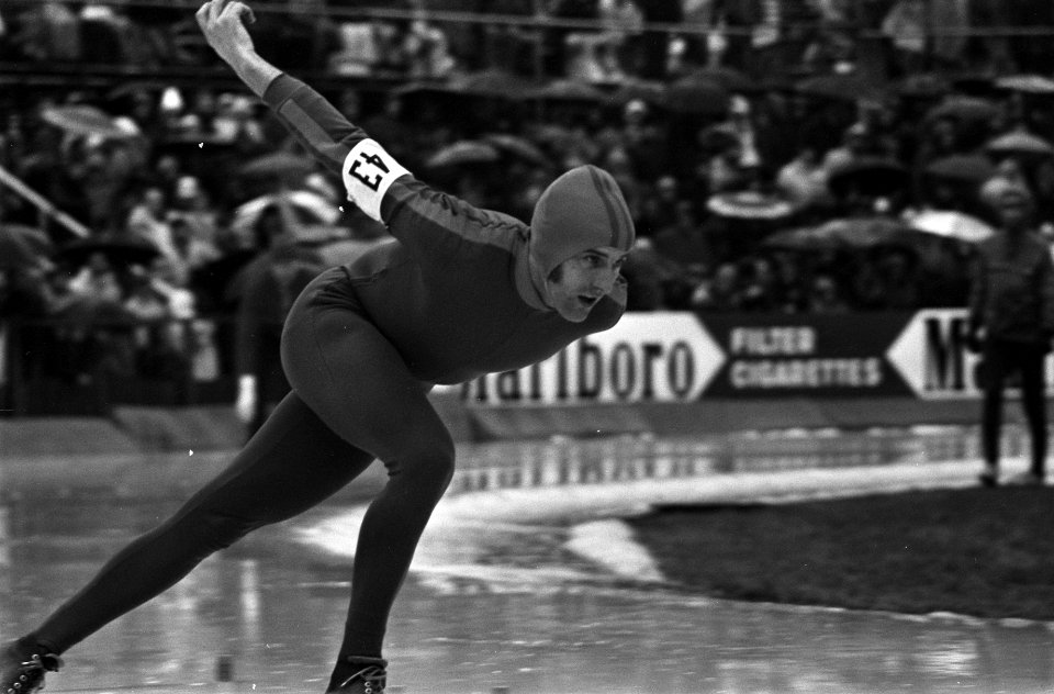 Wereldkampioenschappen schaatsen voor amateurs in Deventer Jappie van Dijk in ak, Bestanddeelnr 926-2301