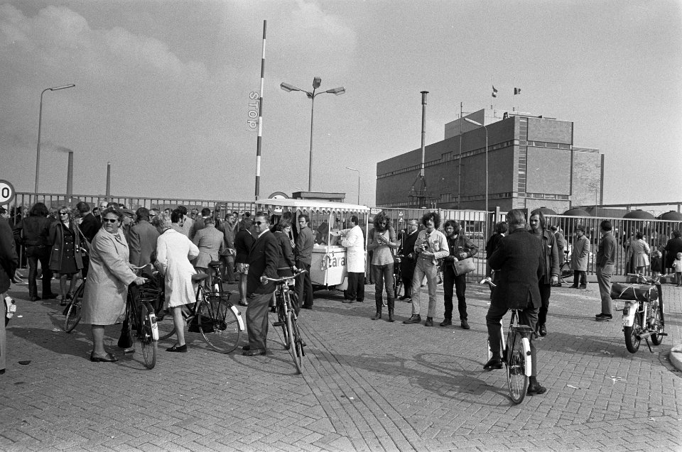 Werknemers hebben ENKA Breda bezet, Bestanddeelnr 925-8927