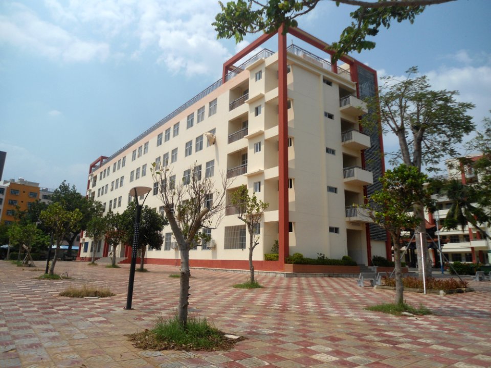 Wenchang City Middle School - 04