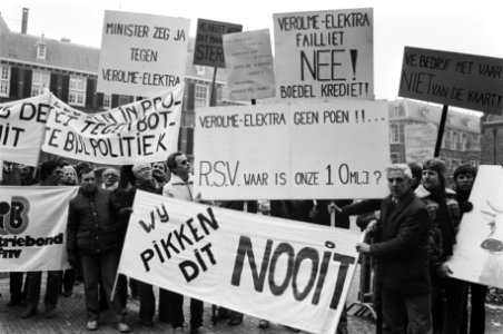 Werknemers, betogingen, spandoeken, scheepswerven, machinefabrieken, bedrijfsslu, Bestanddeelnr 932-4982