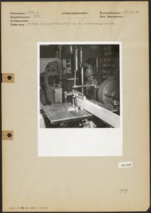 Werken met profielschijf op de cirkelzaagmachine, Bestanddeelnr 256-4280