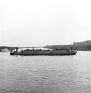 Werkzaamheden, water, boten, arbeiders, vervoeren, Bestanddeelnr 253-7535