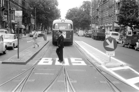 Werkzaamheden aan Amstelbrug, Amsterdam, bus 3A op vrije baan Ceintuurbaan, Bestanddeelnr 924-8007