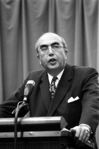 Werkloosheidsdebat in Tweede Kamer kamerlid J.T. Vellenga (PvdA) aan het woord, Bestanddeelnr 925-4016