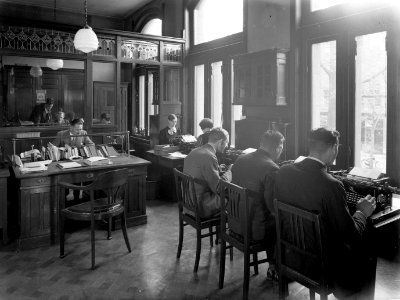 Werkkamer van de administratie in het gebouw op Keizersgracht 174-176 te Amsterd, Bestanddeelnr 189-1307