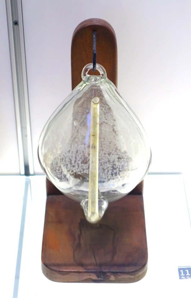 Weather glass, replica c. 1930 - Museum of Science and Industry (Chicago) - DSC06360