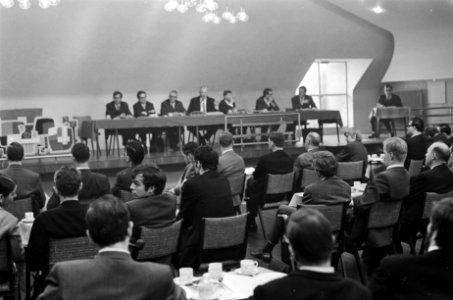 Werkgroep christen-radicalen in Utrecht bijeen v.l.n.r. P. Idenburg (AR), C. va, Bestanddeelnr 921-1298