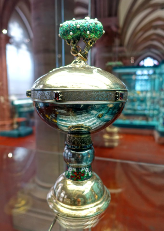 Wedding goblet, Fritz von Miller, Munich, 1906, silver (partially gilt), enamel, pearls - Germanisches Nationalmuseum - Nuremberg, Germany - DSC03144
