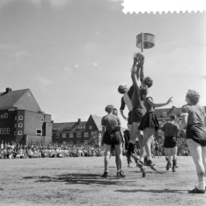 Wedstrijd om het korfbalkampioenschap van Nederland Rhoda tegen Wordt Kwiek, Bestanddeelnr 910-4455
