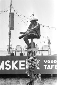 Wedstrijd paalzitten te Roelofarendsveen, Bestanddeelnr 925-7926