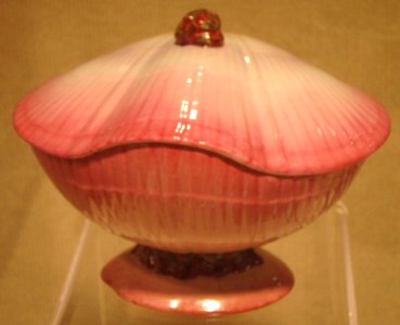 Wedgewood large shell bowl with lid, 1830, glazed stoneware photo