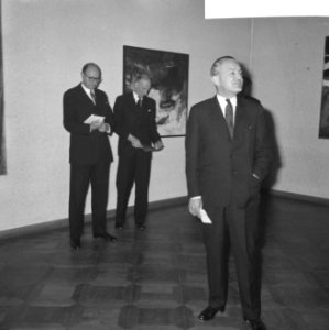 Wedgwoodprijs 1966 voor K. van Bohemen , hier voor zijn schilderstuk in Fodor Mu, Bestanddeelnr 918-6760