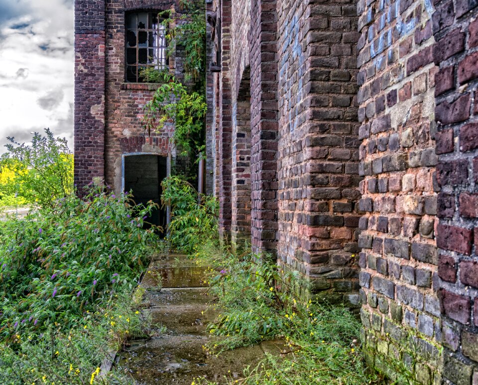 Abandoned ruin pforphoto