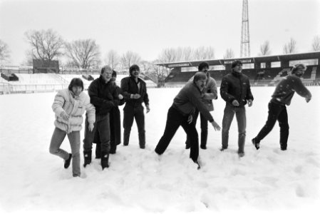 Wedstrijd Ajax tegen Feyenoord in Ajax-stadion afgelast in verband met sneeuw s, Bestanddeelnr 932-8424