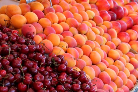 Healthy many peaches