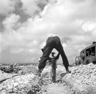 Wegenbouw en aanleg van waterleiding op Bonaire, Bestanddeelnr 252-8351