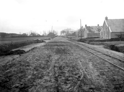 Wegenaanleg , zwarte dijk, Bestanddeelnr 192-0411