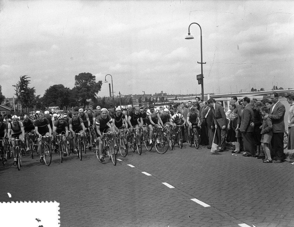 Wegrennen start Omloop van de 6 Provincien Amsterdam, Bestanddeelnr 906-6191