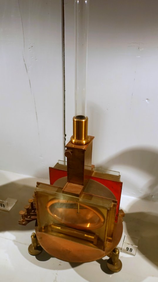Weber's magnetometer or galvanometer, Ruhmkorff, Paris, 1868 - Museu da Ciência da Universidade de Coimbra - University of Coimbra - Coimbra, Portugal - DSC09147