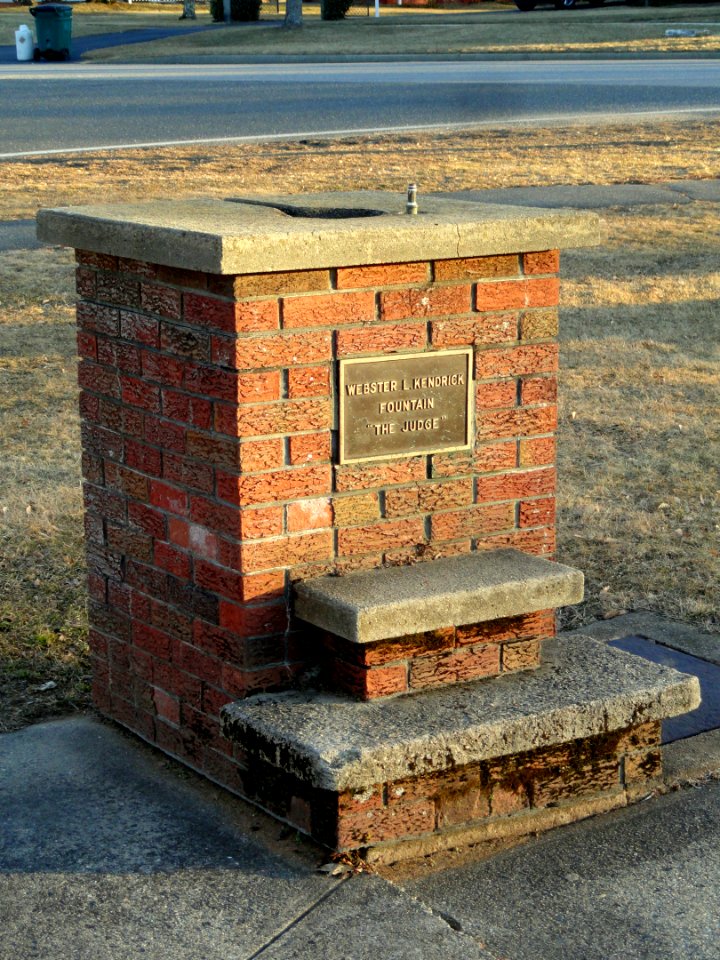 Webster L. Kendrick Fountain - West Brookfield, MA - DSC04744