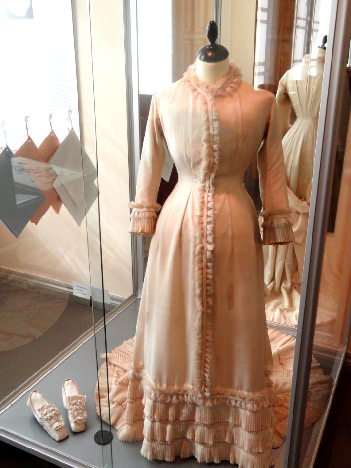 Wedding dress, 1879 - Arppeanum - DSC05112