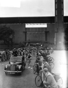 Wegrennen start Omloop van de 6 Provincien Amsterdam, Bestanddeelnr 906-6192