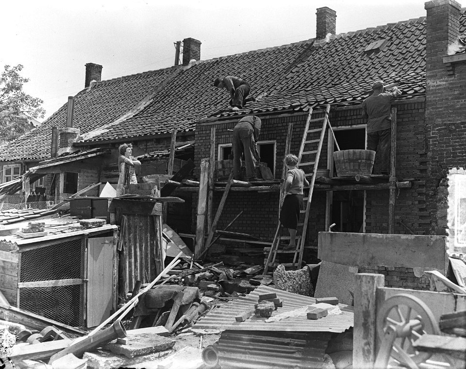 Watersnood 1953. Herstel bij J. Drost aan Stoofdijk te Stavenisse, Bestanddeelnr 905-7613
