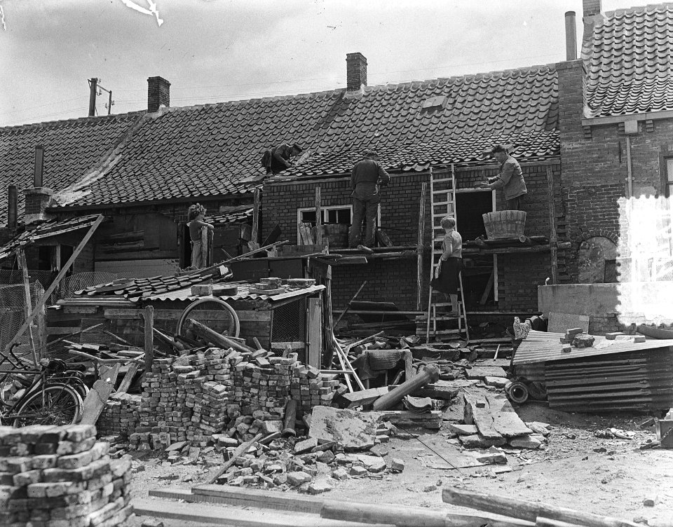 Watersnood 1953. Herstel bij J. Drost aan Stoofdijk te Stavenisse, Bestanddeelnr 905-7614