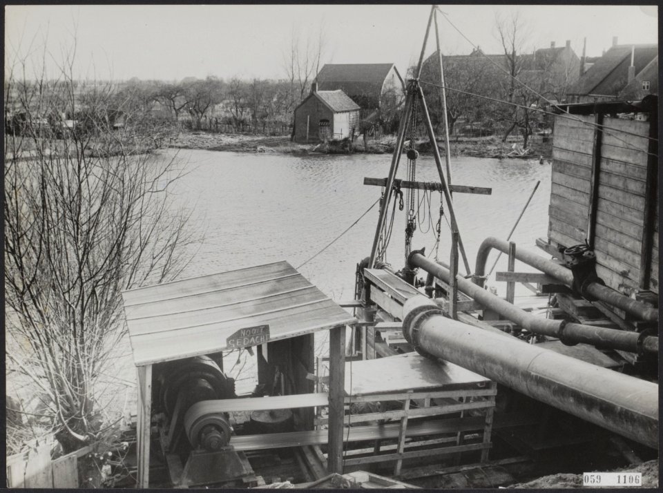 Watersnood 1953. Het grootste gedeelte van de Alblasserwaard is vandaag drooggev, Bestanddeelnr 059-1106