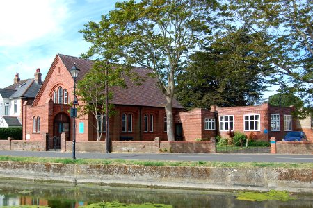 Waterside United Reformed Church, Bath Road, Emsworth (May 2019) (6)