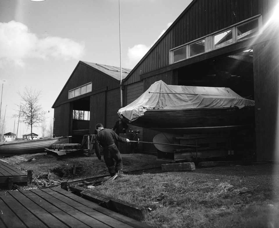 Watersportseizoen tewaterlating zeilboot, Bestanddeelnr 902-6857