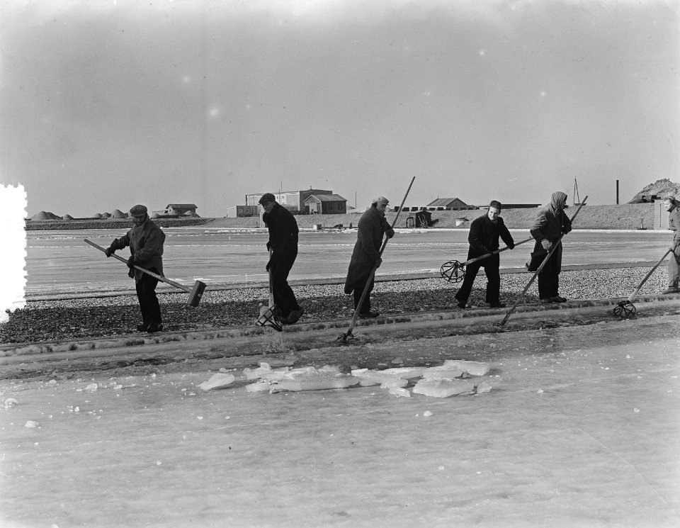 Waterreservoirs Weesperkarspel worden ijsvrij gehouden voor aanvoer naar Amsterd, Bestanddeelnr 906-2842
