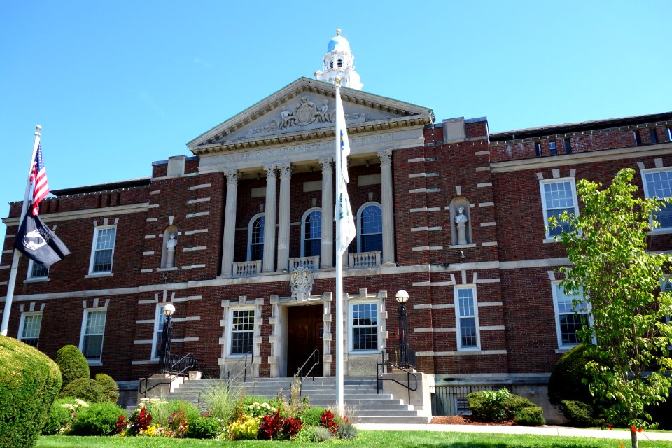 Watertown Administration Building - Watertown, MA - DSC03896