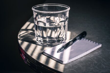 Pen notepad formica