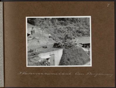 Waterverzamelbak van de Waterleiding Maatschappij in het brongebied Lau Benklewa, Bestanddeelnr 827 09
