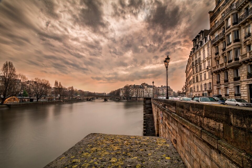 Paris the seine to city hall
