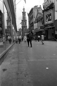 Wegdekwerkzaamheden Kalverstraat Amsterdam, voltooide weg met siertegeltjes bij , Bestanddeelnr 924-9346