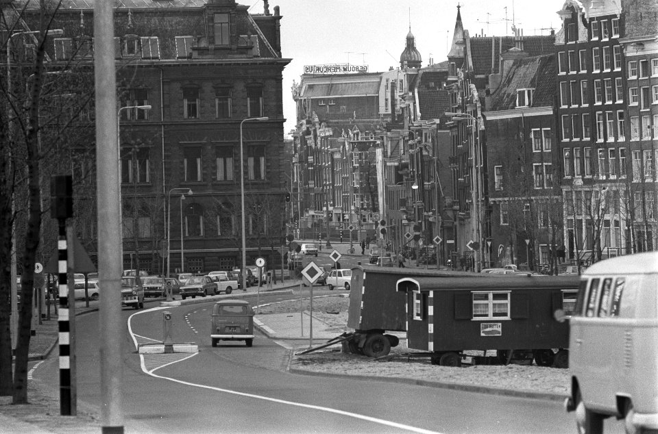 Weg door Haarlemmer Houttuinen gereed, andere kant brug met Kadaster, Bestanddeelnr 926-3936