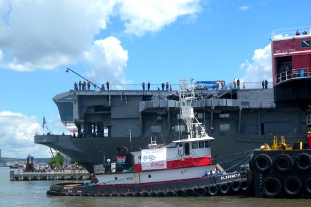 Weeks tug Elizabeth pushing crane barge 533 Pier 86 jeh